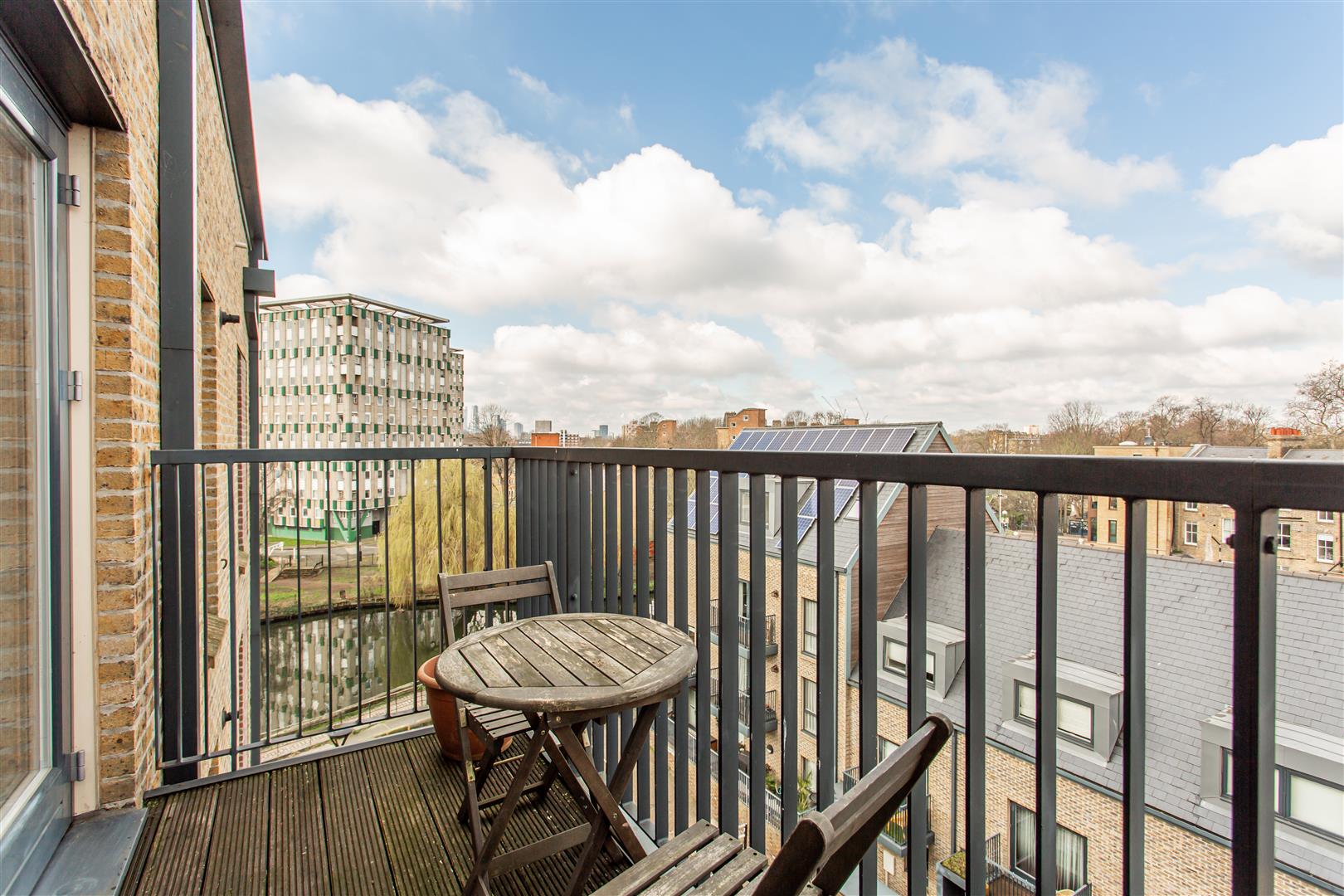 1 bed property in Carriers Apartment, Victoria Park